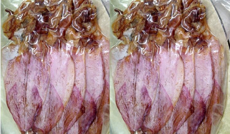 Mực một nắng và hải sản khô