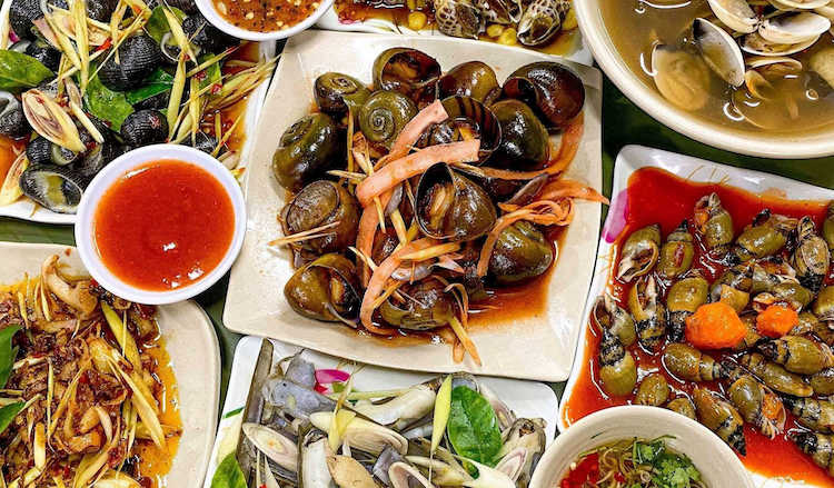 Ốc và hải sản