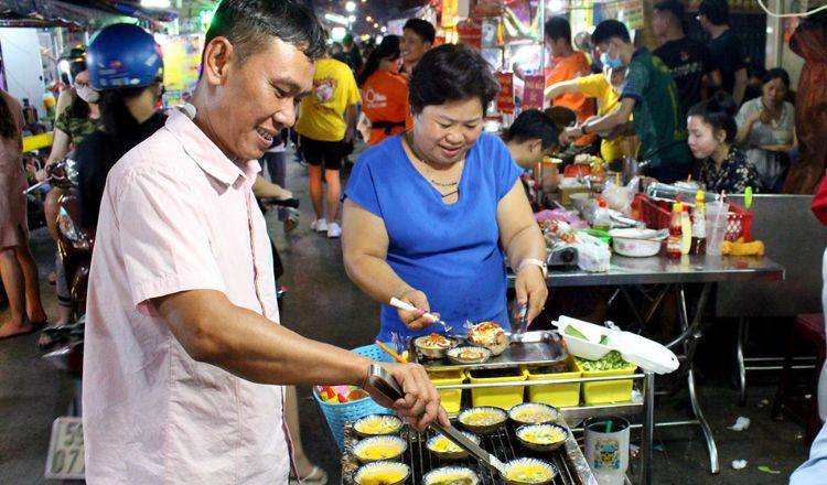 Khu phố ăn vặt
