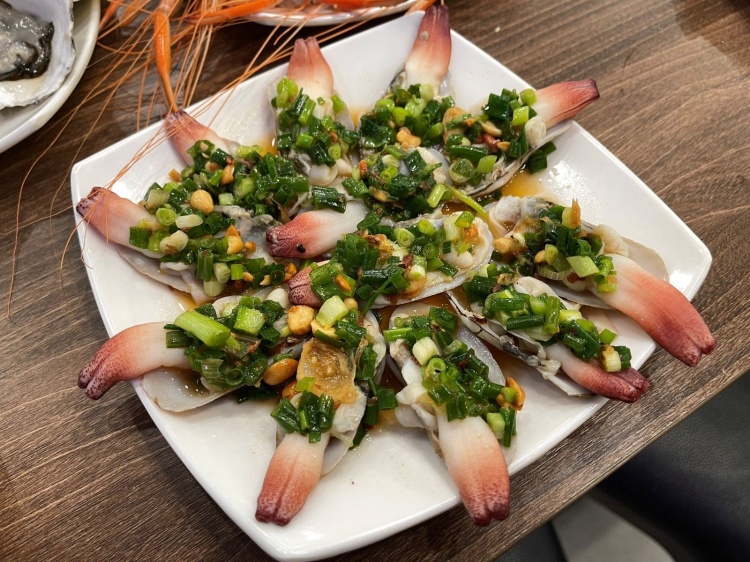 Tu hài