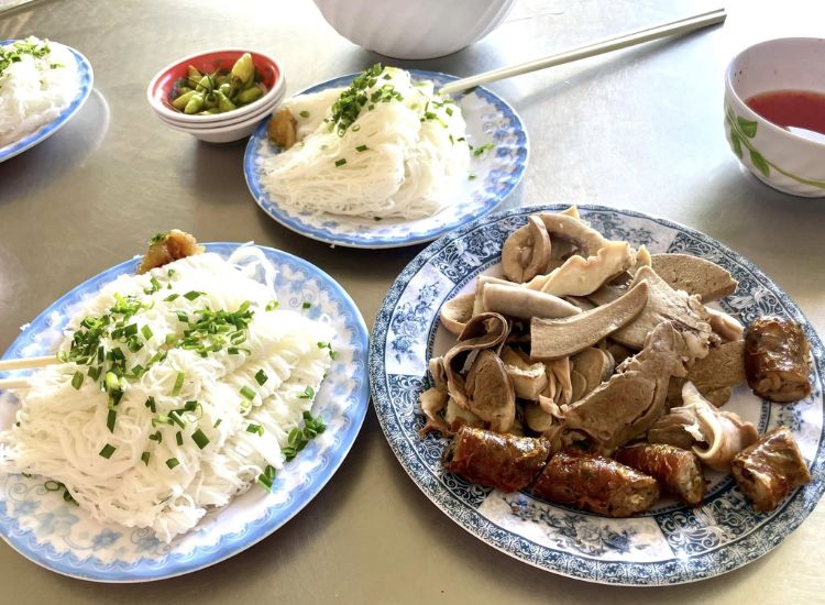 Bánh hỏi lòng heo