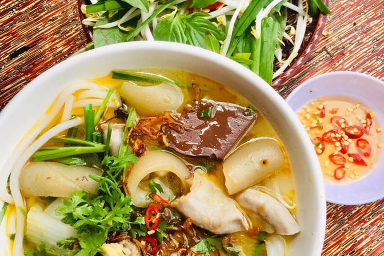 Bánh canh da heo