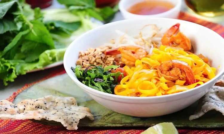 Mì Quảng kiểu Nha Trang