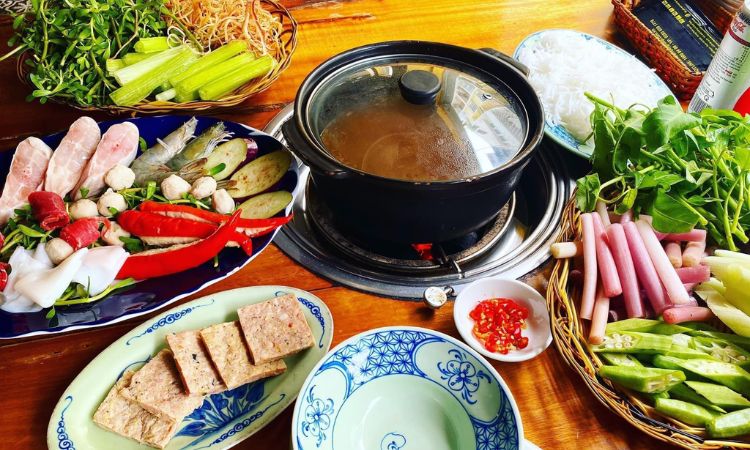 Lẩu Mắm Bà Dú