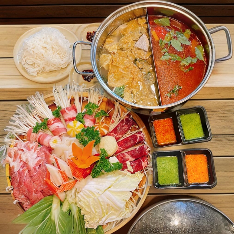 Lẩu bò Khu Nhà Cháy