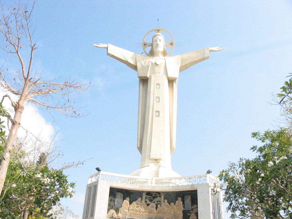 Tượng Chúa Kitô Vua, núi Nhỏ